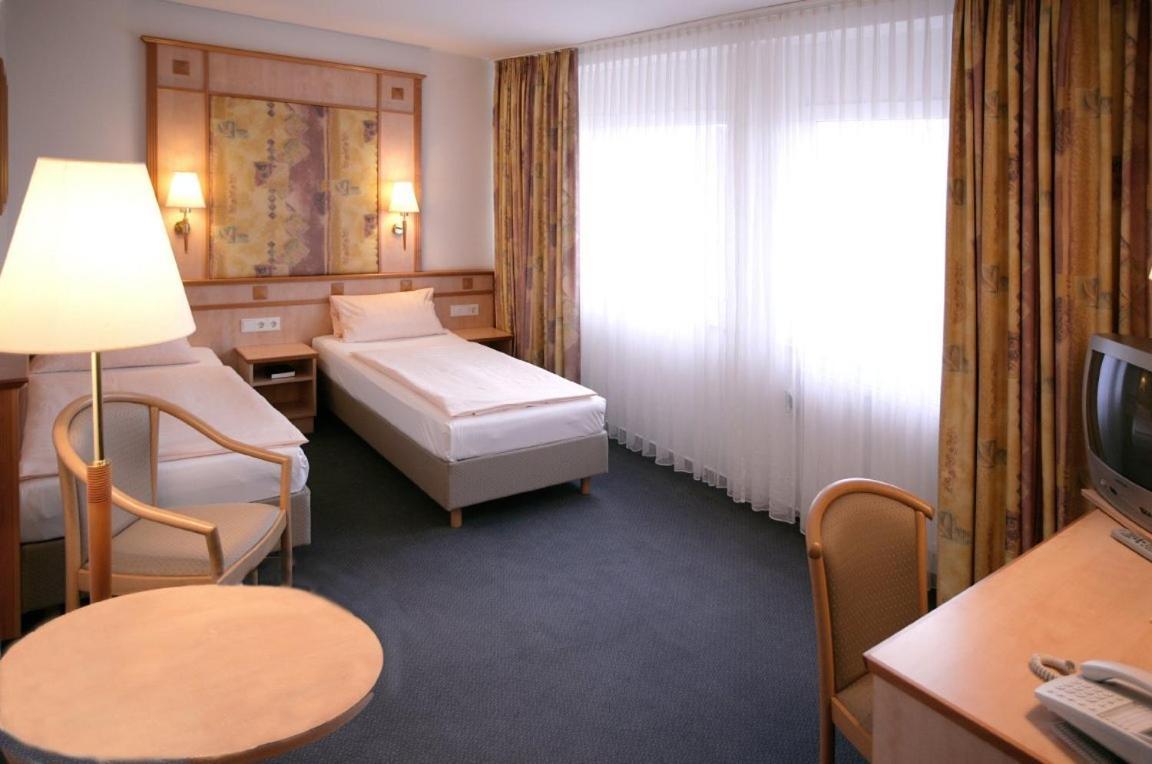 Hotel Wetterau - Self-Check-In Wölfersheim Kültér fotó