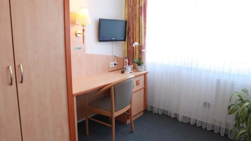 Hotel Wetterau - Self-Check-In Wölfersheim Kültér fotó