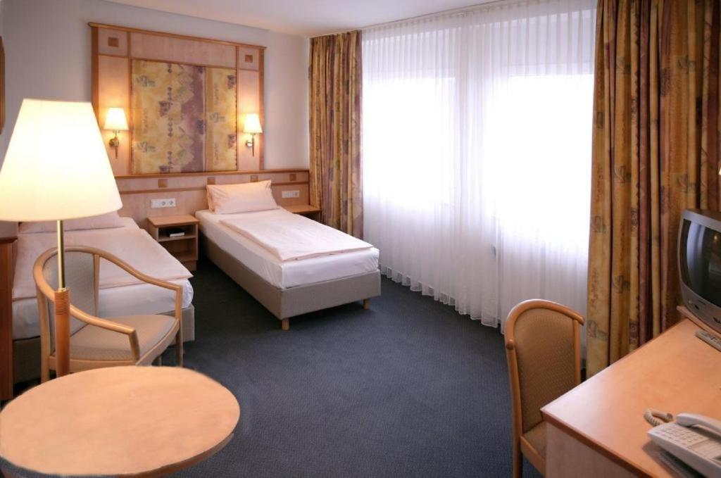 Hotel Wetterau - Self-Check-In Wölfersheim Kültér fotó