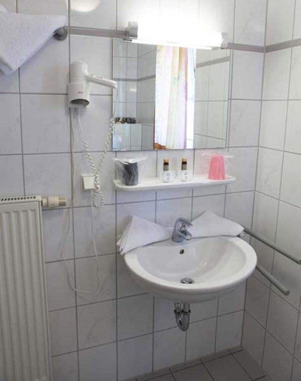 Hotel Wetterau - Self-Check-In Wölfersheim Kültér fotó