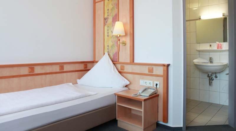 Hotel Wetterau - Self-Check-In Wölfersheim Kültér fotó